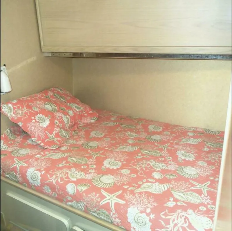 Slide: The Image of Crew Cabin   - 5969567