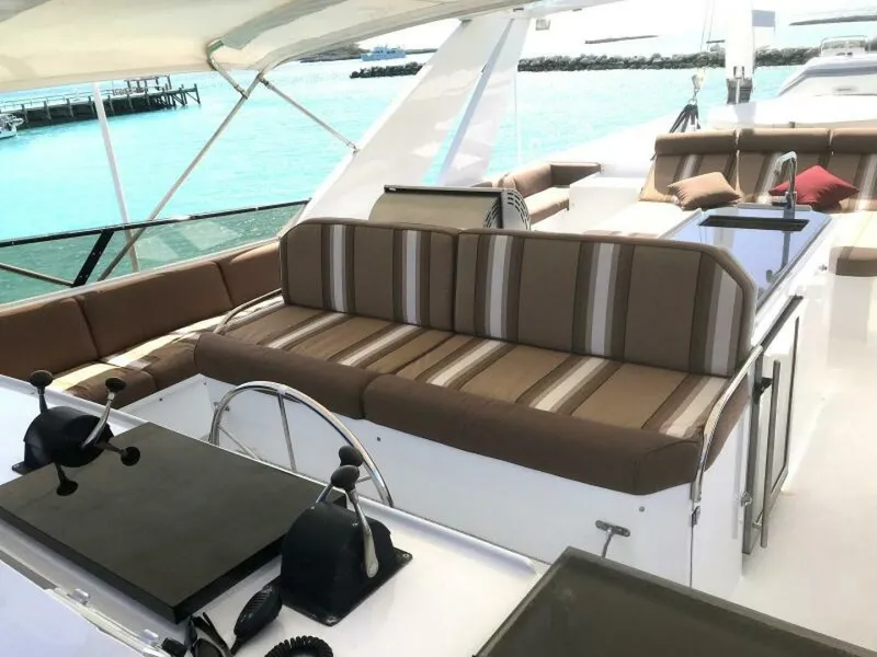 Slide: The Image of Flybridge Helm Seat   - 5969616