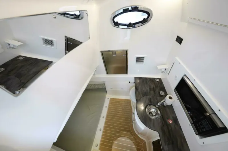 Slide: The Image of Regulator Marine 34 SS 2018 - 5970177