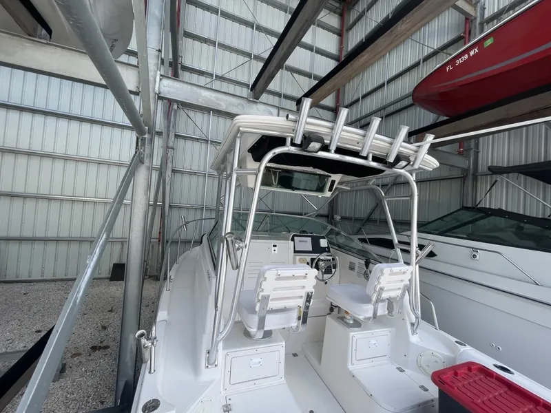 Slide: The Image of Robalo R235 Walkaround 2005 - 6043075