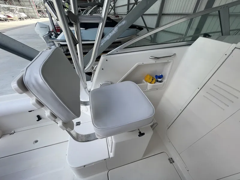 Slide: The Image of Robalo R235 Walkaround 2005 - 6043076