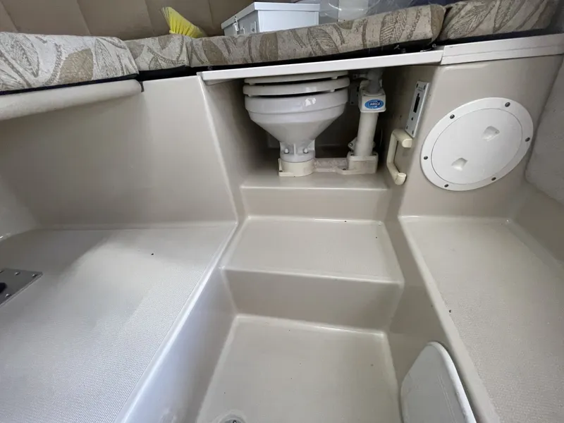 Slide: The Image of Robalo R235 Walkaround 2005 - 6043079