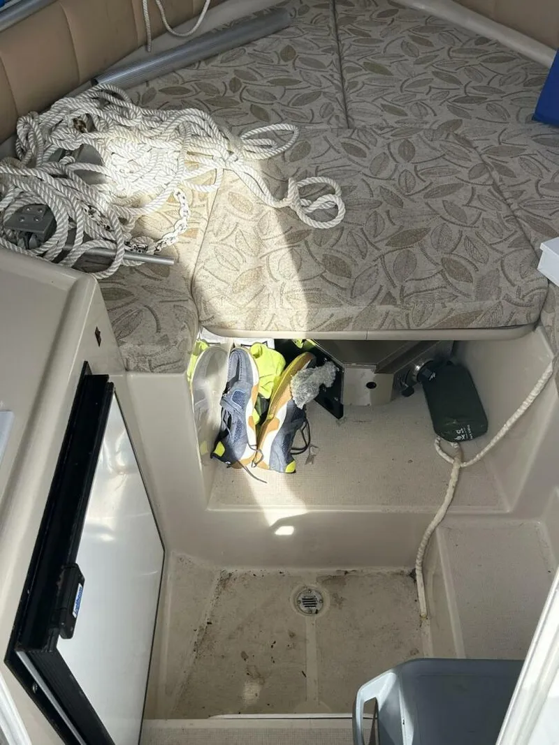 Slide: The Image of Robalo R235 Walkaround 2005 - 5970753