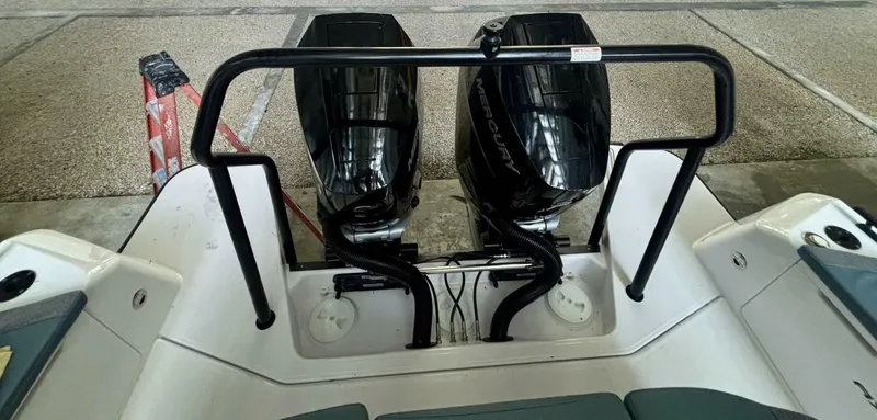 Slide: The Image of Axopar 37 XC Cross Cabin 2024 - 5970288