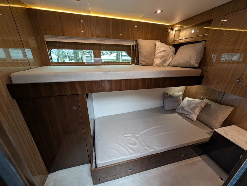 Slide: The Image of Cruisers 54 Cantius 2022 - 5970577