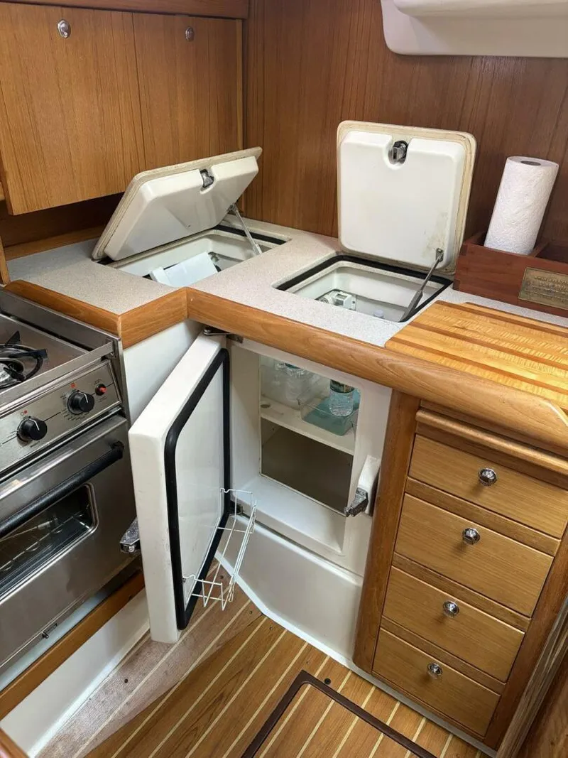 Slide: The Image of Catalina 350 2004 - 5970885