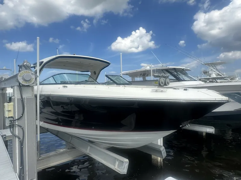 The Image of Sea Ray 350 SLX Outboard 2020 - undefined