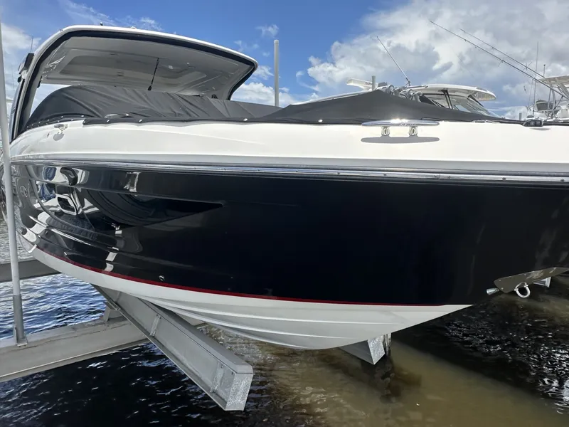 Slide: The Image of Sea Ray 350 SLX Outboard 2020 - 6564165
