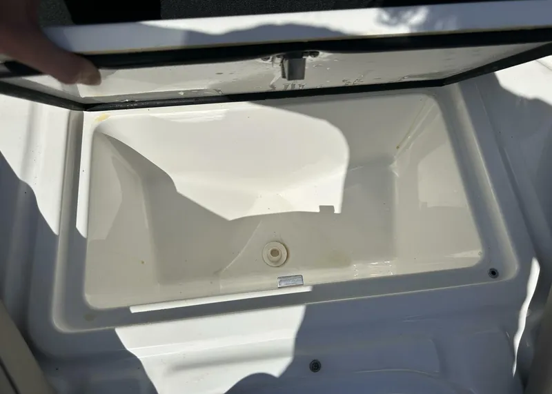 Slide: The Image of Four Winns HD8 OB 2022 - 5970801