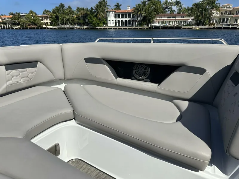 Slide: The Image of Four Winns HD8 OB 2022 - 5970803