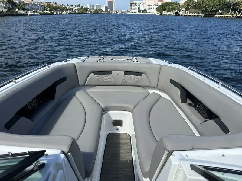 Slide: The Image of Four Winns HD8 OB 2022 - 5970807