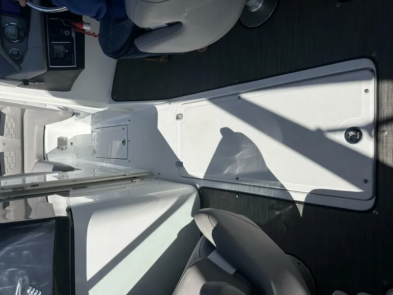 Slide: The Image of Four Winns HD8 OB 2022 - 5970810