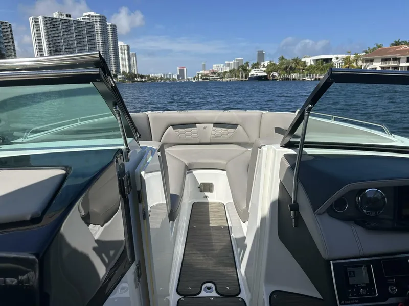 Slide: The Image of Four Winns HD8 OB 2022 - 5970812