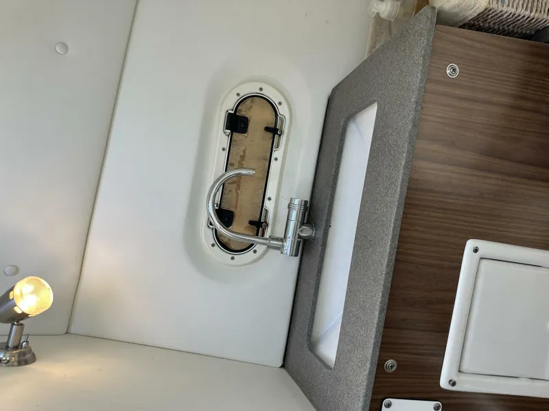 Slide: The Image of Four Winns HD8 OB 2022 - 5970818