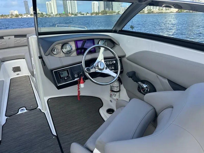 Slide: The Image of Four Winns HD8 OB 2022 - 5970822