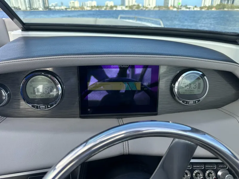 Slide: The Image of Four Winns HD8 OB 2022 - 5970824