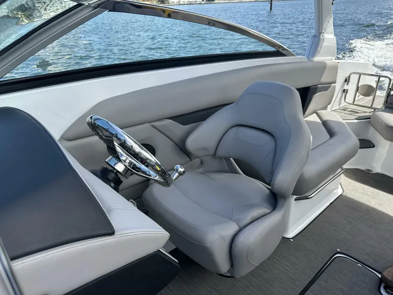 Slide: The Image of Four Winns HD8 OB 2022 - 5970825