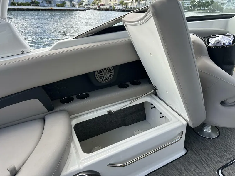 Slide: The Image of Four Winns HD8 OB 2022 - 5970828