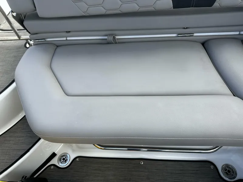 Slide: The Image of Four Winns HD8 OB 2022 - 5970831