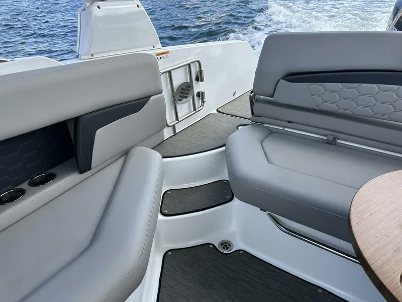 Slide: The Image of Four Winns HD8 OB 2022 - 5970839