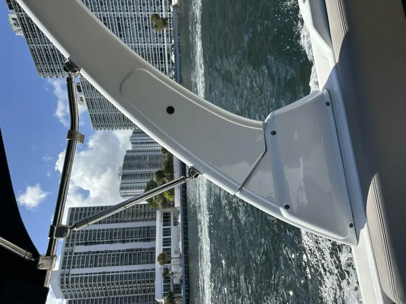 Slide: The Image of Four Winns HD8 OB 2022 - 5970842