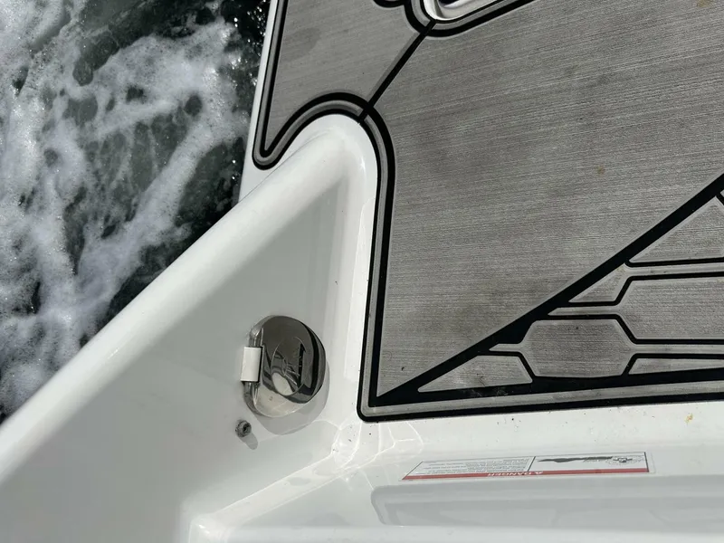 Slide: The Image of Four Winns HD8 OB 2022 - 5970857