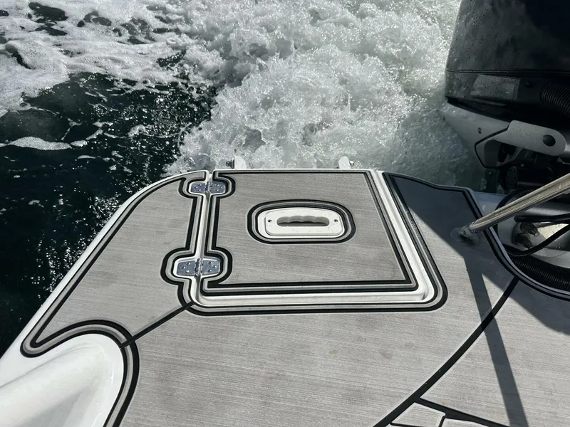 Slide: The Image of Four Winns HD8 OB 2022 - 5970859