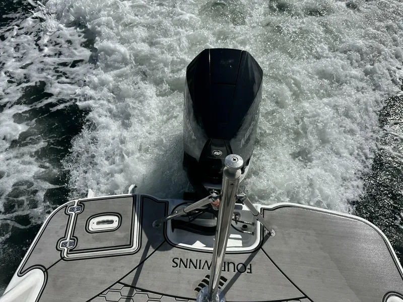 Slide: The Image of Four Winns HD8 OB 2022 - 5970861