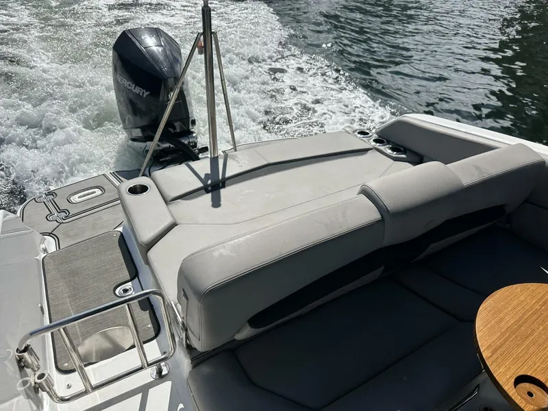 Slide: The Image of Four Winns HD8 OB 2022 - 5970864