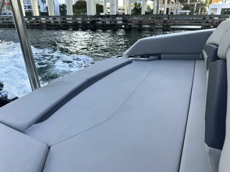 Slide: The Image of Four Winns HD8 OB 2022 - 5970866