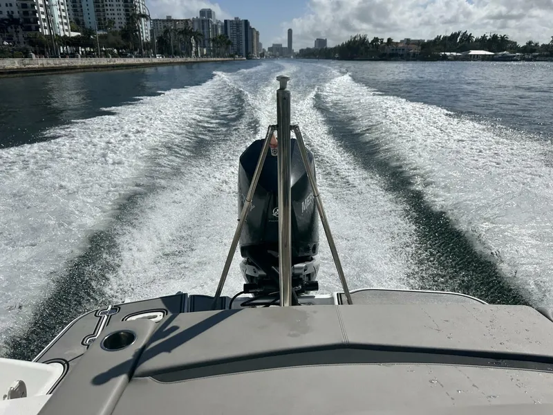 Slide: The Image of Four Winns HD8 OB 2022 - 5970879