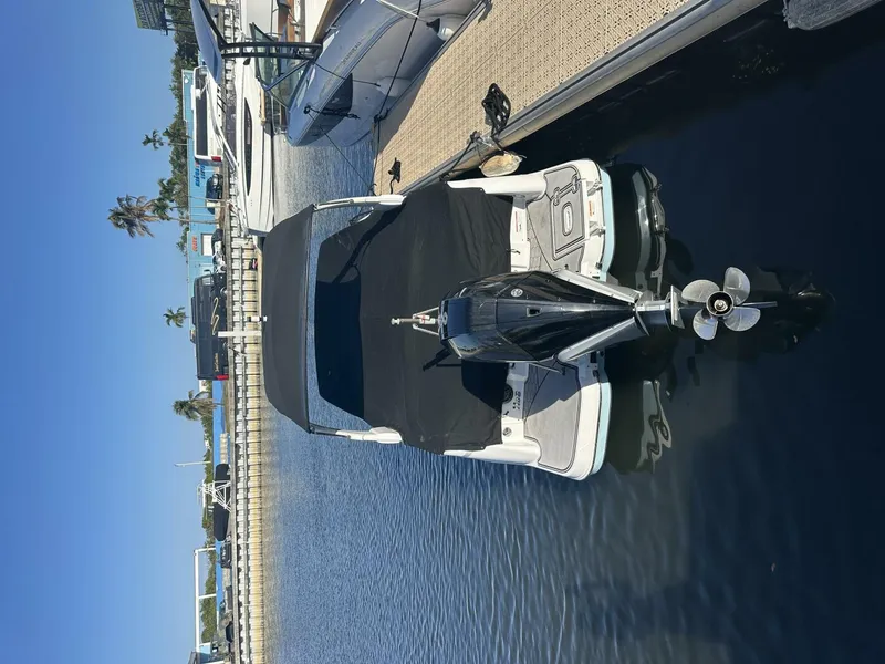 Slide: The Image of Four Winns HD8 OB 2022 - 5970886