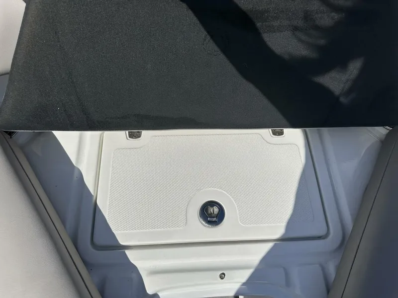 Slide: The Image of Four Winns HD8 OB 2022 - 5970800