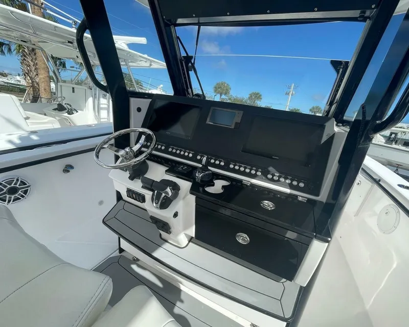 Slide: The Image of Everglades 335 Center Console - 2022 Everglades 335 Center Console - 5970980
