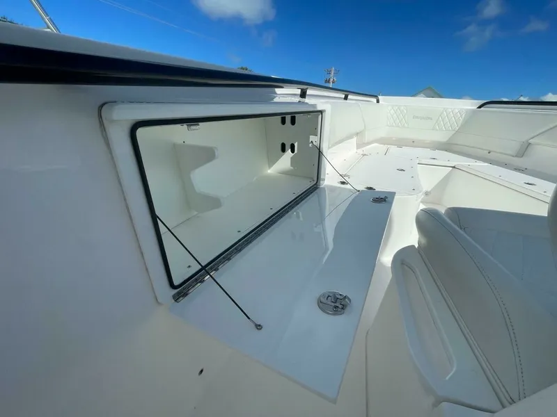 Slide: The Image of Everglades 335 Center Console - 2022 Everglades 335 Center Console - 7654527