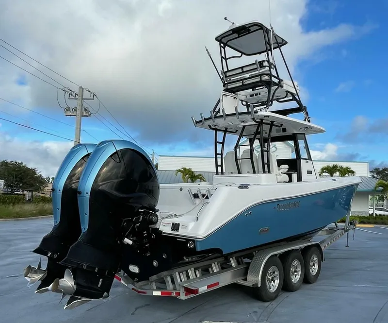 Slide: The Image of Everglades 335 Center Console - 2022 Everglades 335 Center Console - 5970958