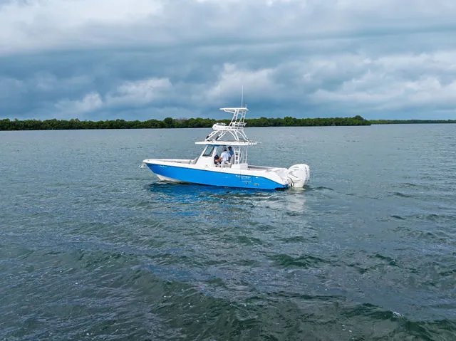 Slide: The Image of Everglades 335 Center Console 2022 - 38