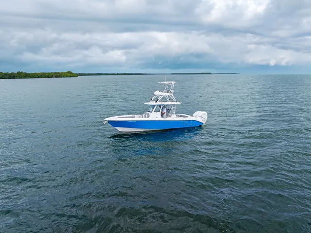 Slide: The Image of Everglades 335 Center Console 2022 - 39