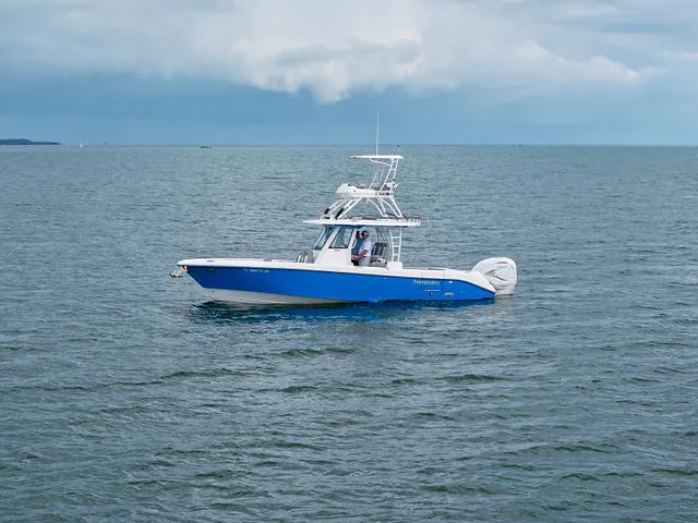 Slide: The Image of Everglades 335 Center Console 2022 - 41