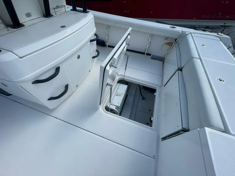 Slide: The Image of Everglades 335 Center Console - 2022 Everglades 335 Center Console - 5970960