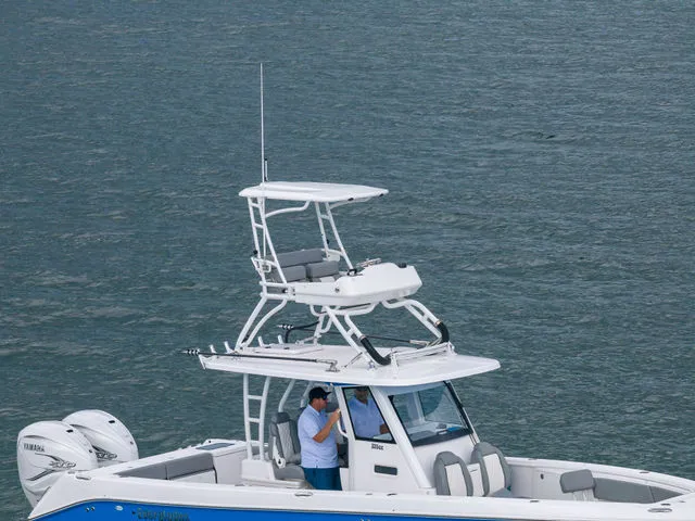 Slide: The Image of Everglades 335 Center Console 2022 - 50