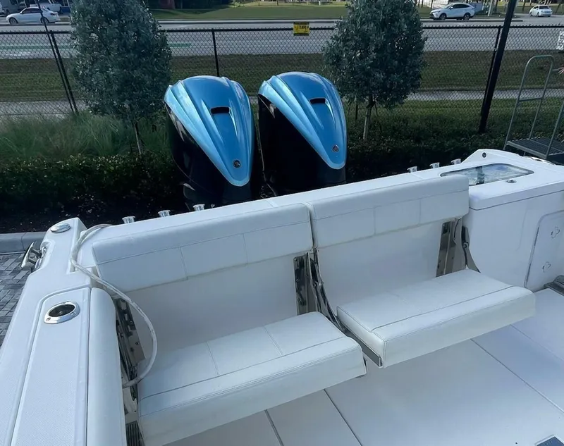 Slide: The Image of Everglades 335 Center Console - 2022 Everglades 335 Center Console - 5970961