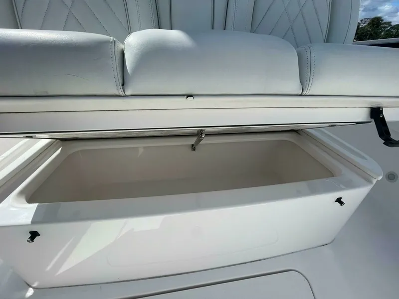 Slide: The Image of Everglades 335 Center Console - 2022 Everglades 335 Center Console - 7654532