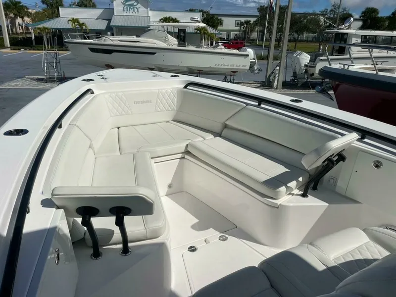 Slide: The Image of Everglades 335 Center Console - 2022 Everglades 335 Center Console - 7654547