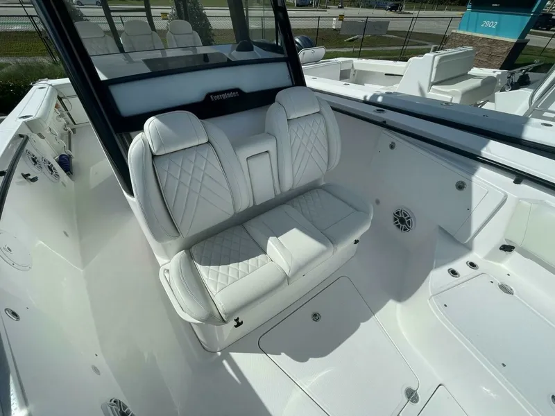 Slide: The Image of Everglades 335 Center Console - 2022 Everglades 335 Center Console - 7654531