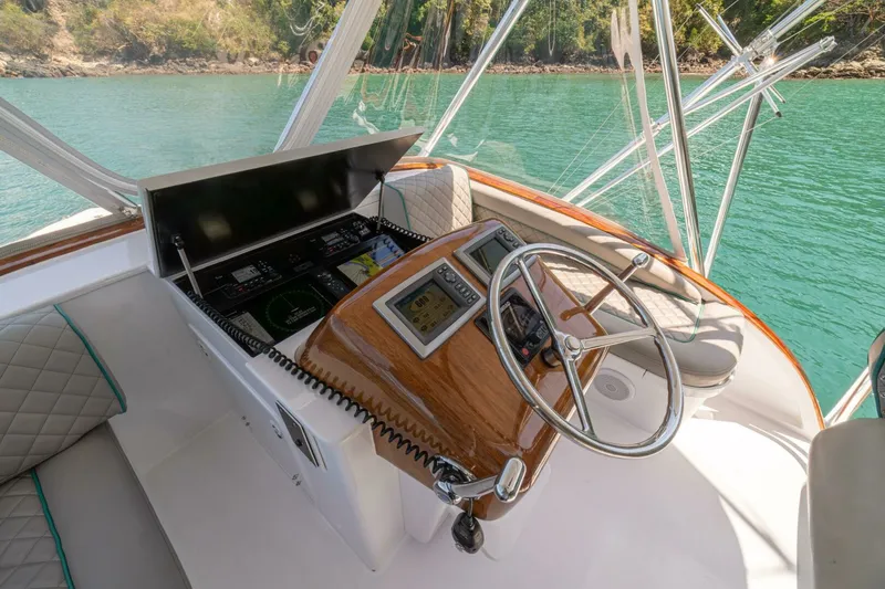 Slide: The Image of 1991 Gamefisherman 40 Convertible "Sabe Nada" - Helm - 6097435