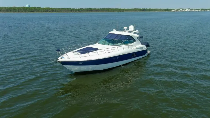 Slide: The Image of 2005 50' Cruisers 500 Express Gratitude Overview (2) - 5971182