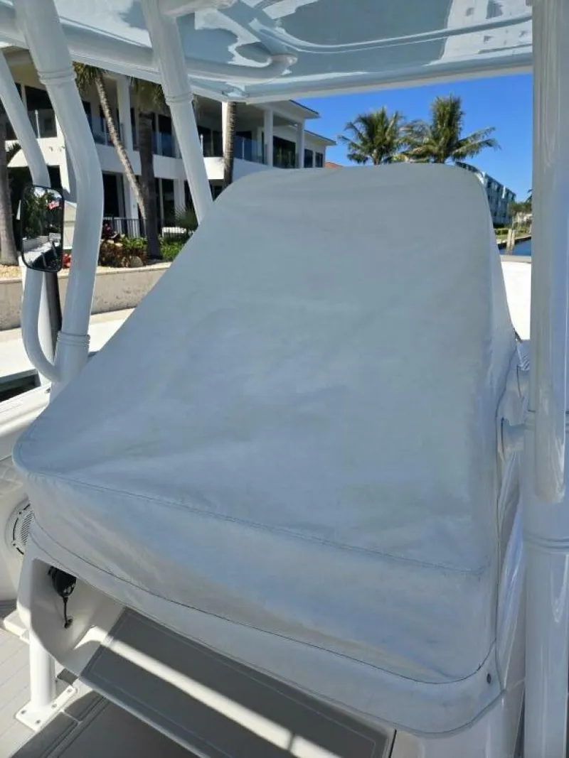 Slide: The Image of Intrepid 327 2019 - 5971500