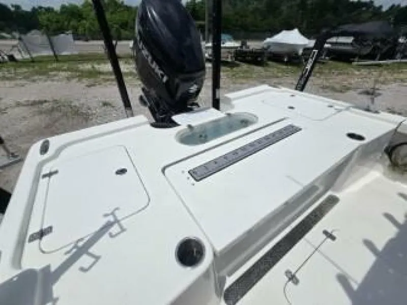 Slide: The Image of Sea Pro 248 Bay 2023 - 5971424