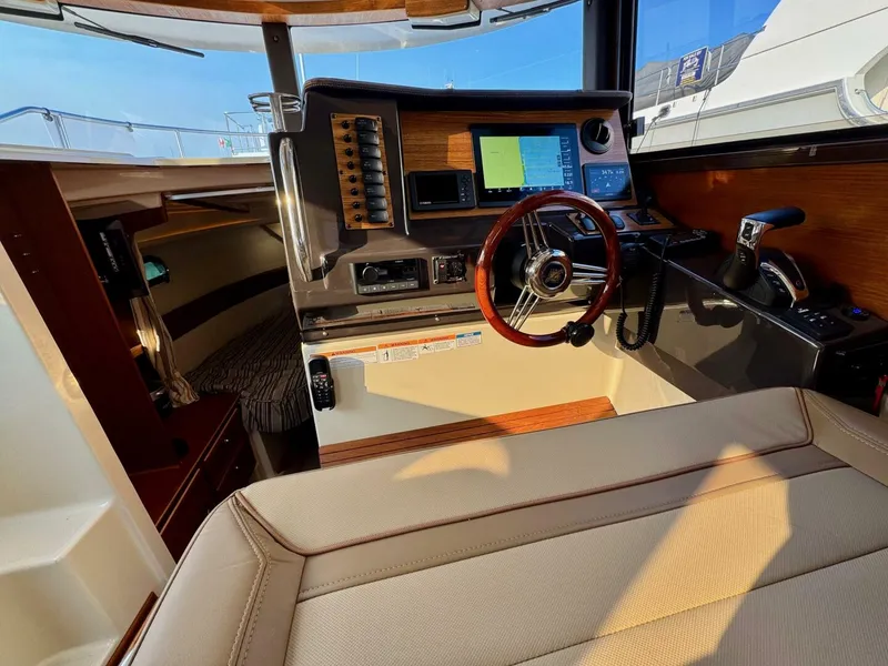 Slide: The Image of Ranger Tug 27 2024 - 5971530